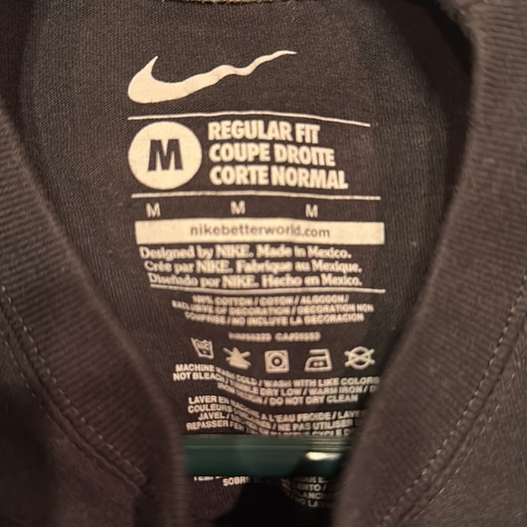 Nike shirt - Picture 3 of 3